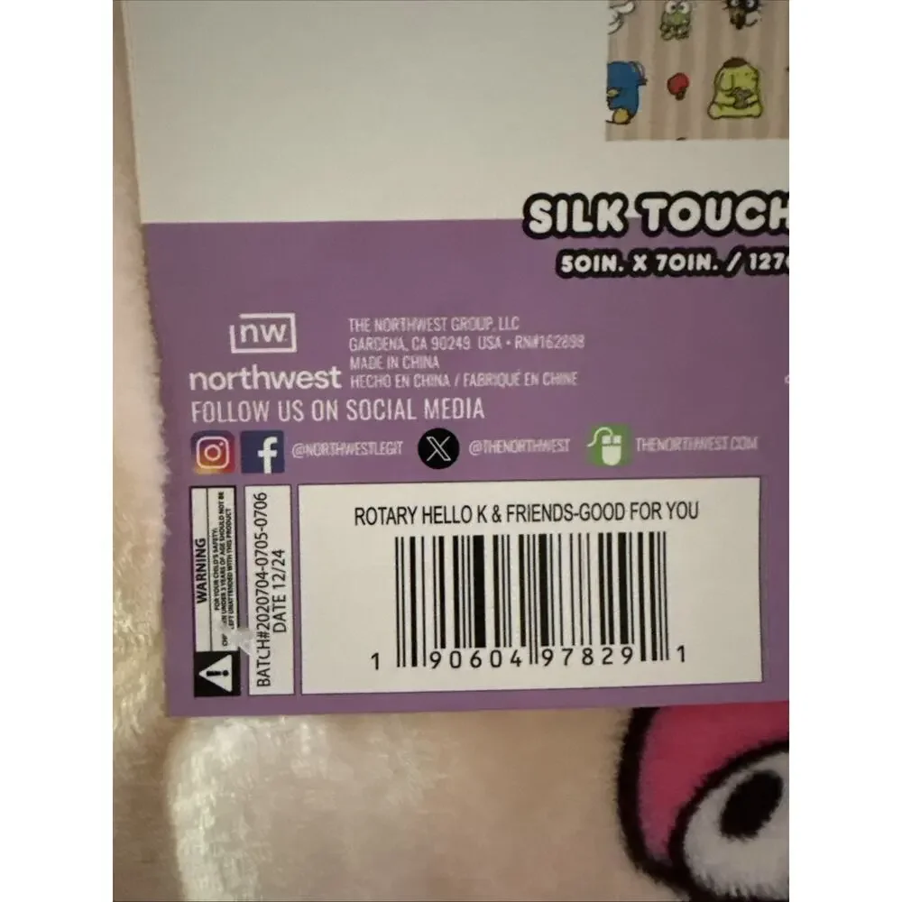 Hello Kitty & Friends Throw Blanket Silk Touch 50x70 Snacks Food 2025 Sanrio